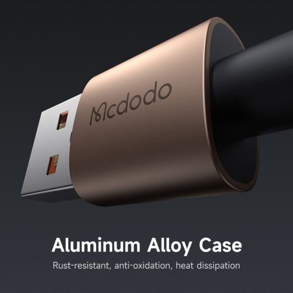 Transparente USB-A-zu-USB-C-Ladekabel mit Eisblauem Licht und 6A Stromstärke – Mcdodo CA-689 – Bild 5