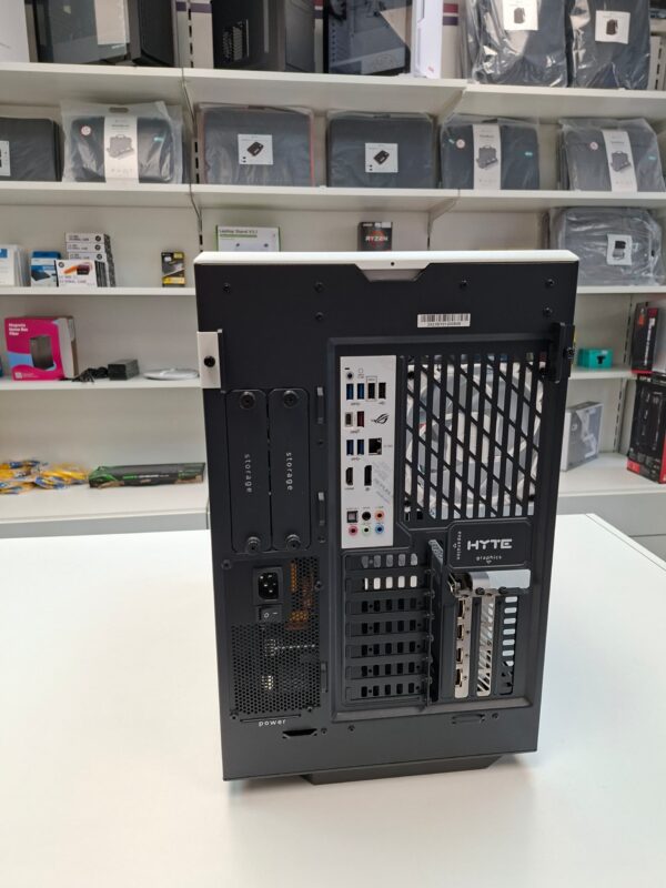 HYTE Y60 Panda – Bild 5