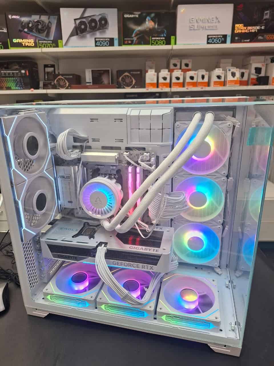 Lian Li O11D Compact White Gaming PC custom built by Techmann Vienna