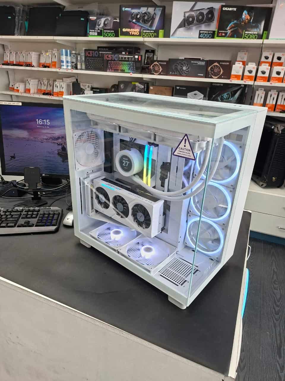 Lian Li O11D Compact White Gaming PC custom built by Techmann Vienna