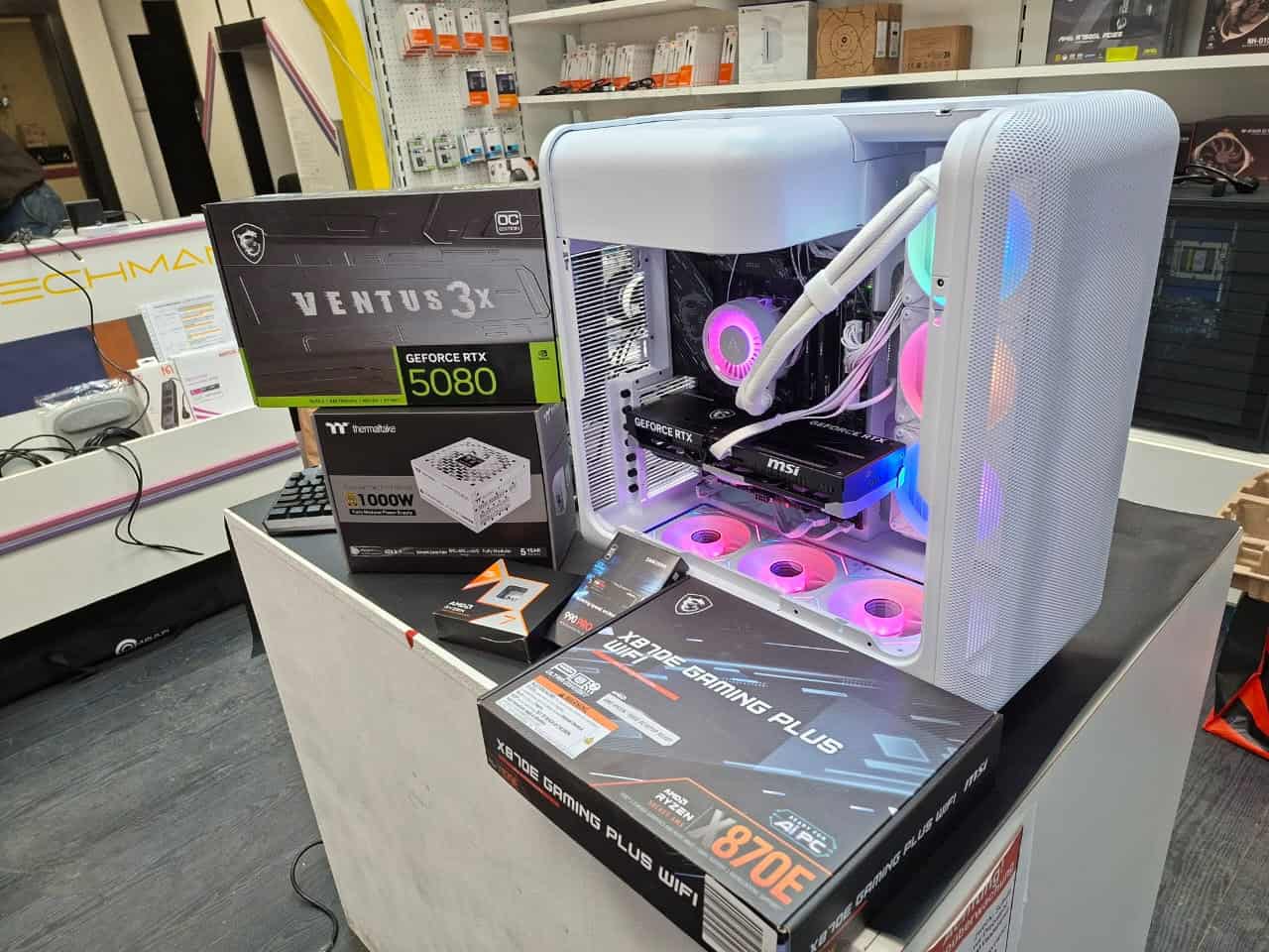 HYTE X50 Gaming PC mit Ryzen 7 7800X3D und MSI RTX 5080 gebaut von Techmann Wien